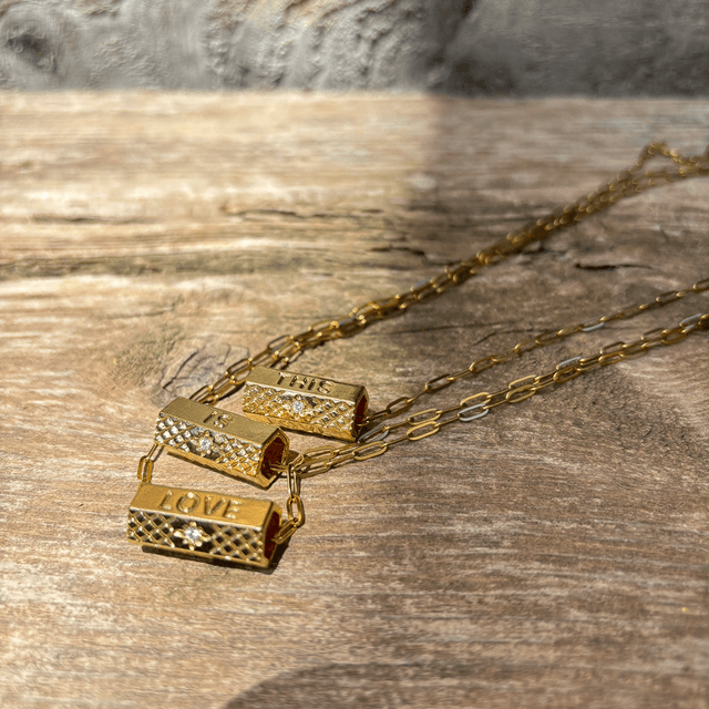 Collier Amulette THIS IS LOVE