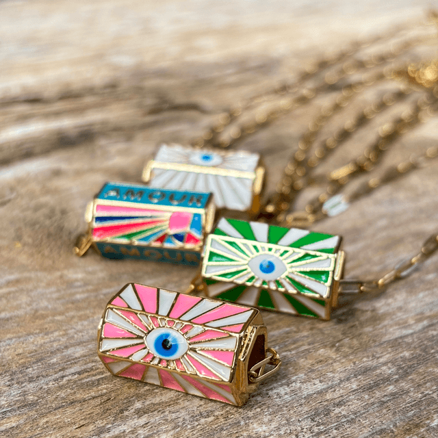 Collier Amulette Œil rose