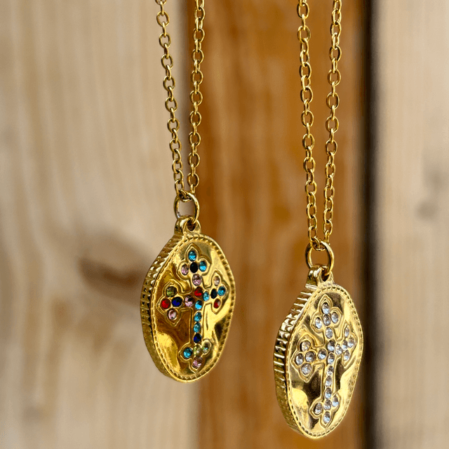 Sautoir médaille croix strass blancs