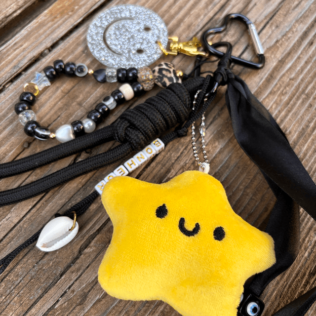 Grigri de Sac Big Smiley black BONHEUR